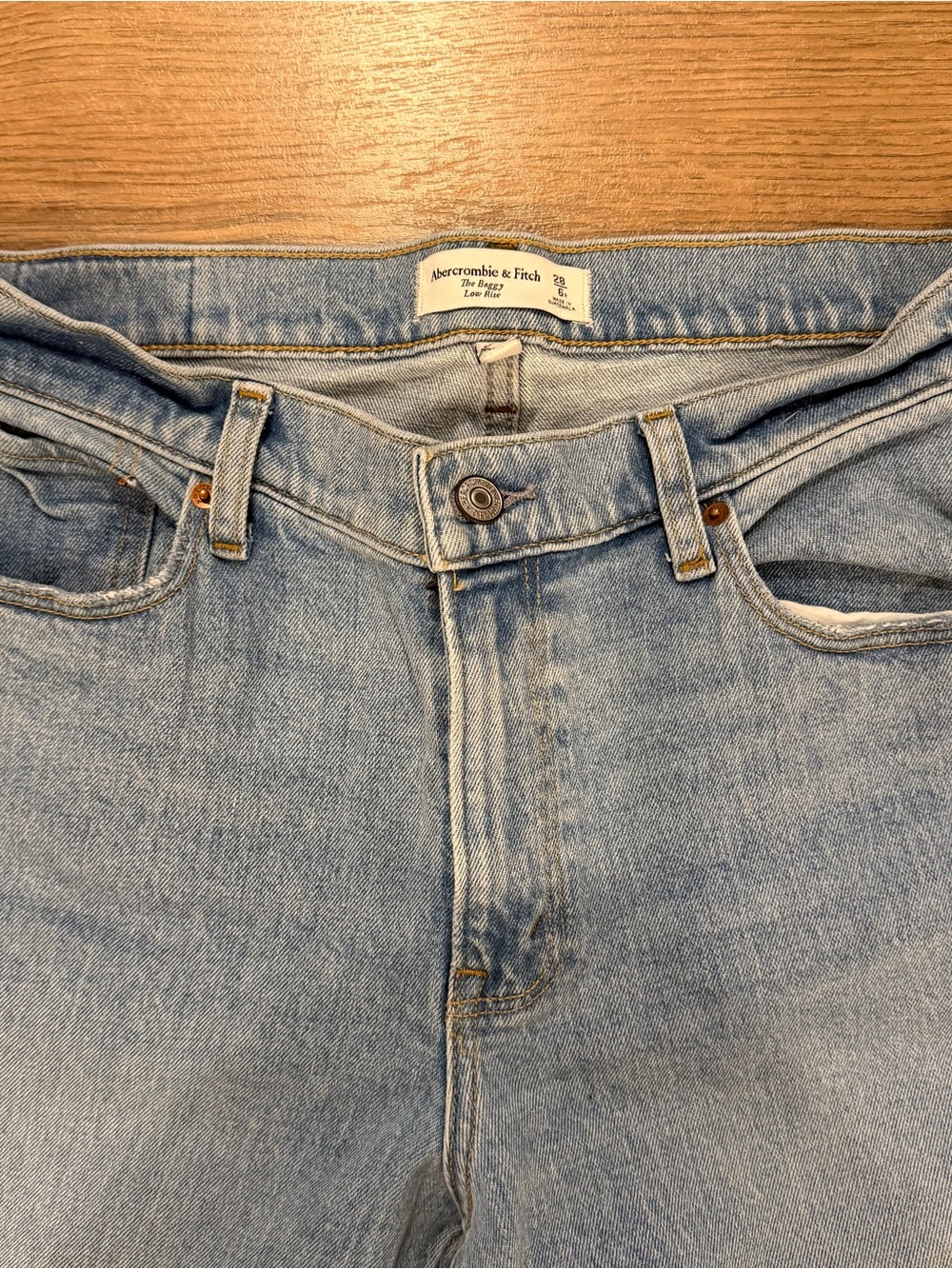 Abercrombie & Fitch The Baggy Low Rise Jean